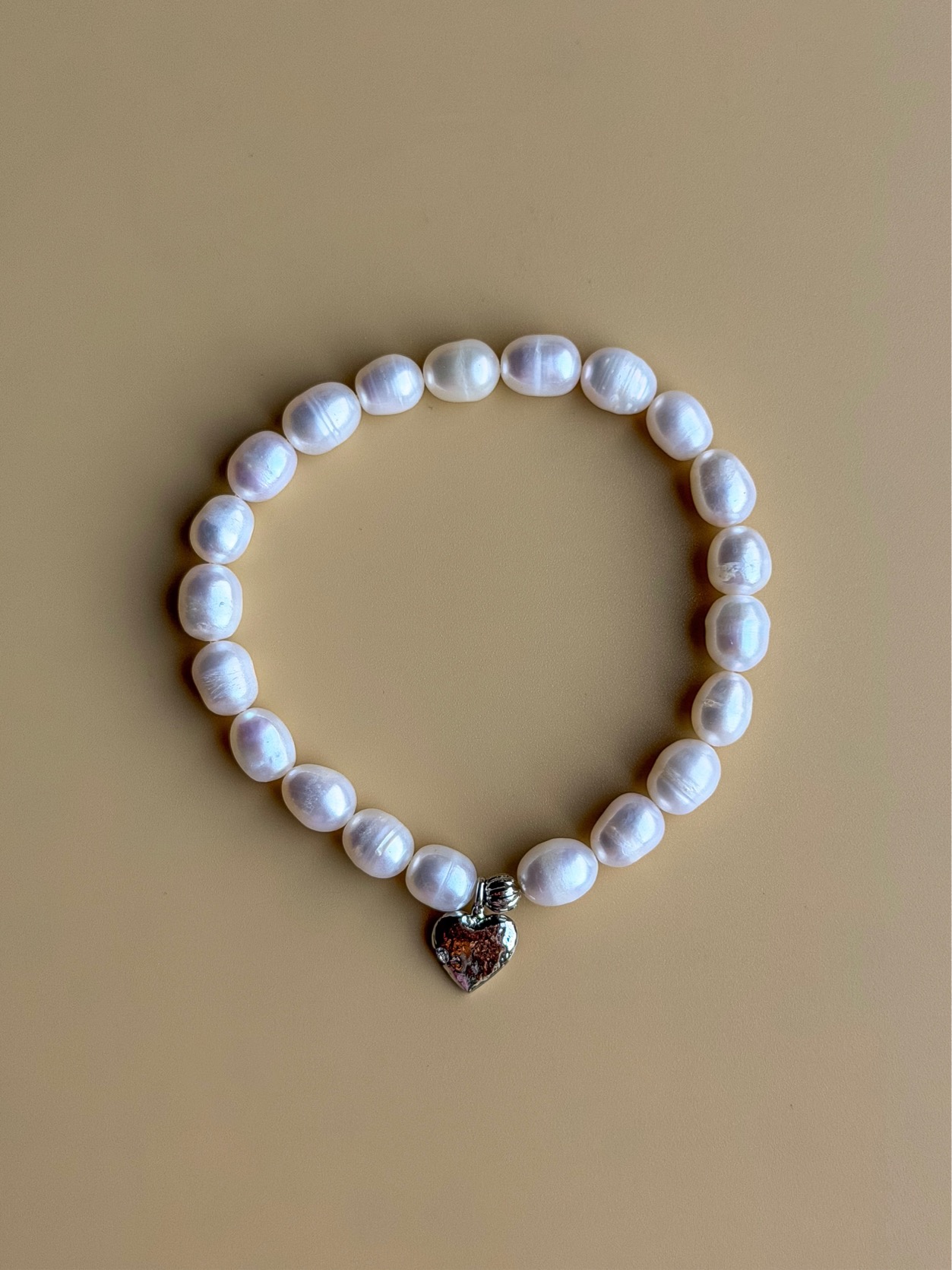 Браслет из жемчуга рис с подвеской сердце silver