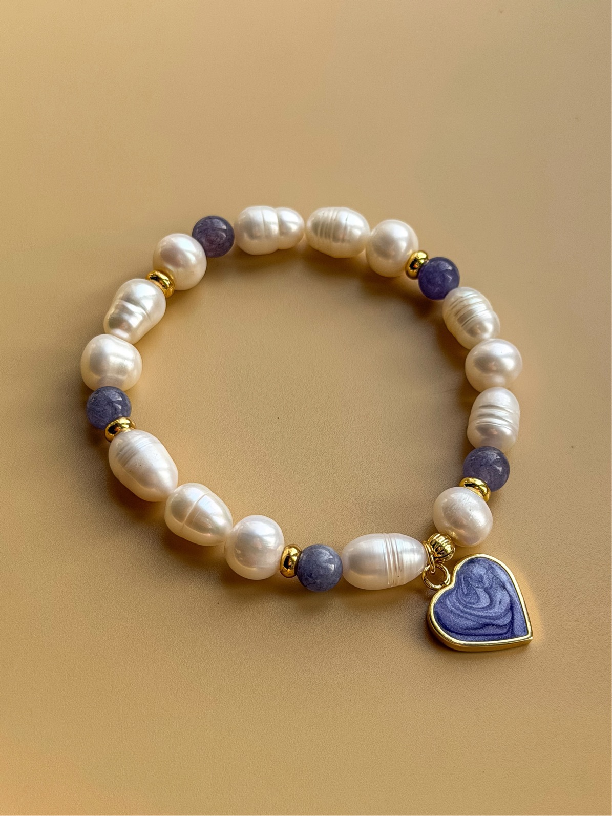 Браслет из микса жемчуга  с подвеской сердце violet
