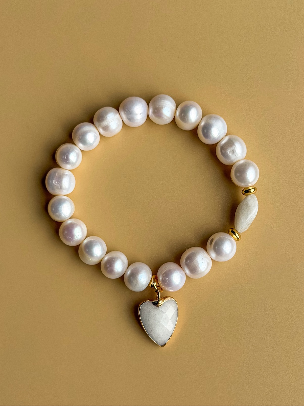 Браслет из жемчуга с лунным камнем