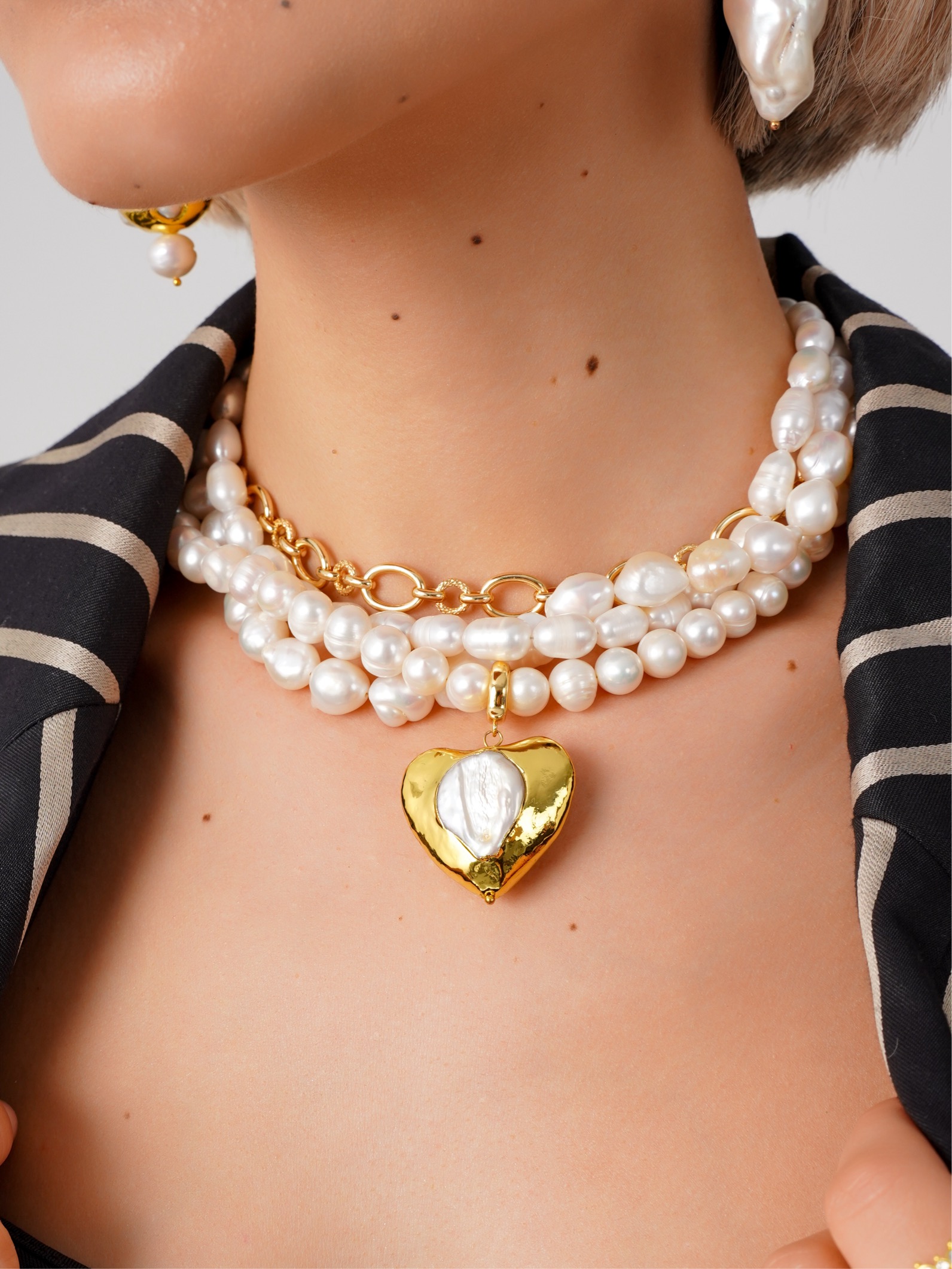 Подвеска сердце с жемчугом и покрытием 18КТ