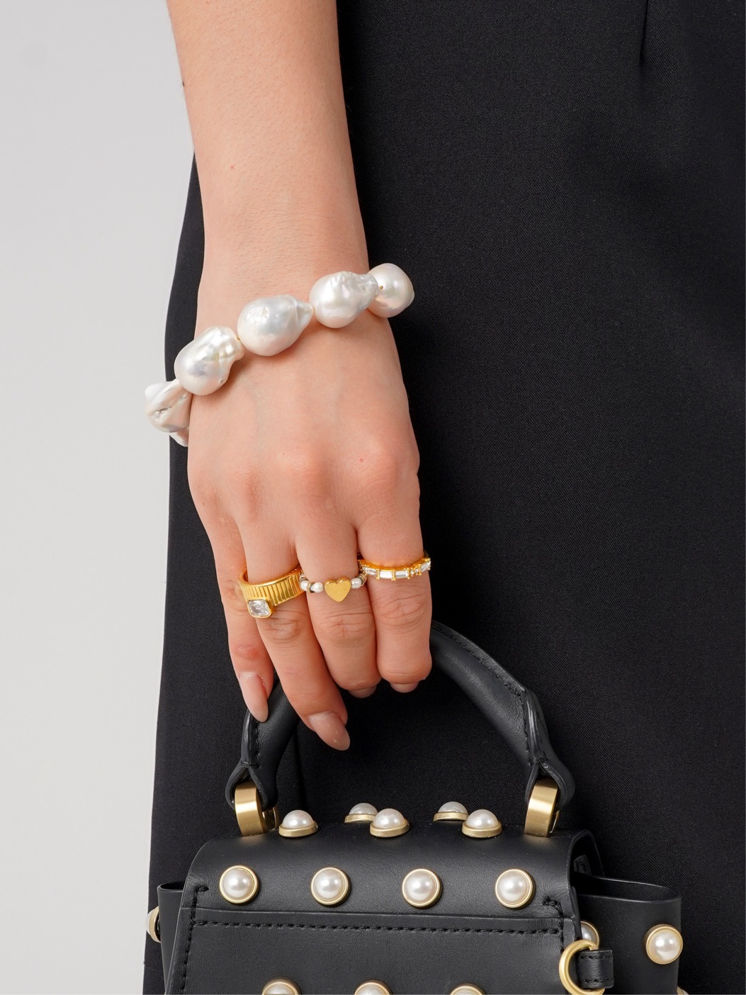 Браслет из крупного барочного жемчуга