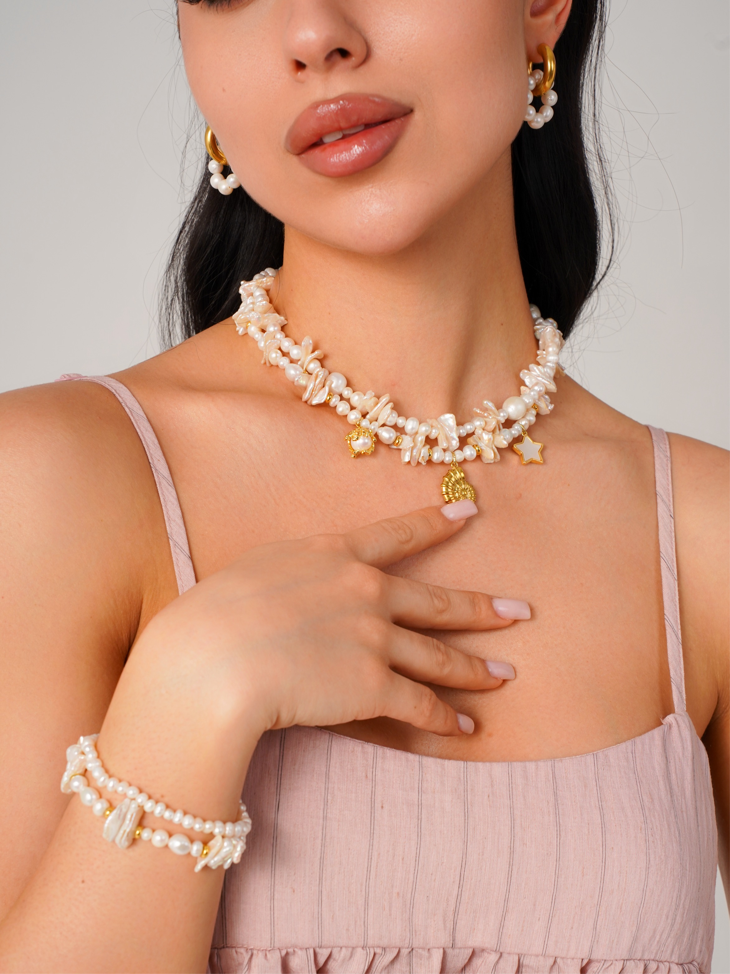 Чокер из барочного жемчуга с подвесками