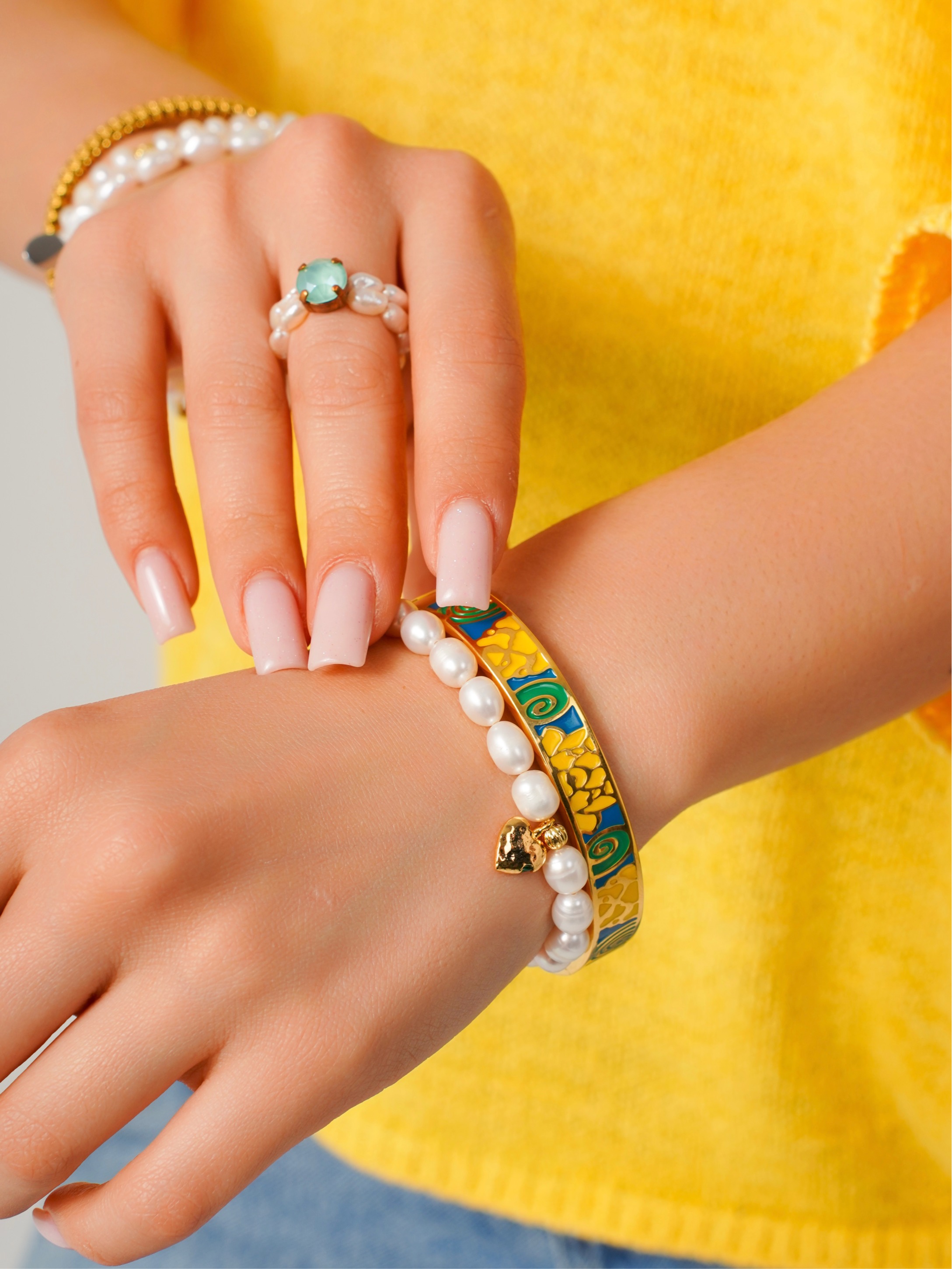 Браслет из жемчуга рис с подвеской сердце gold